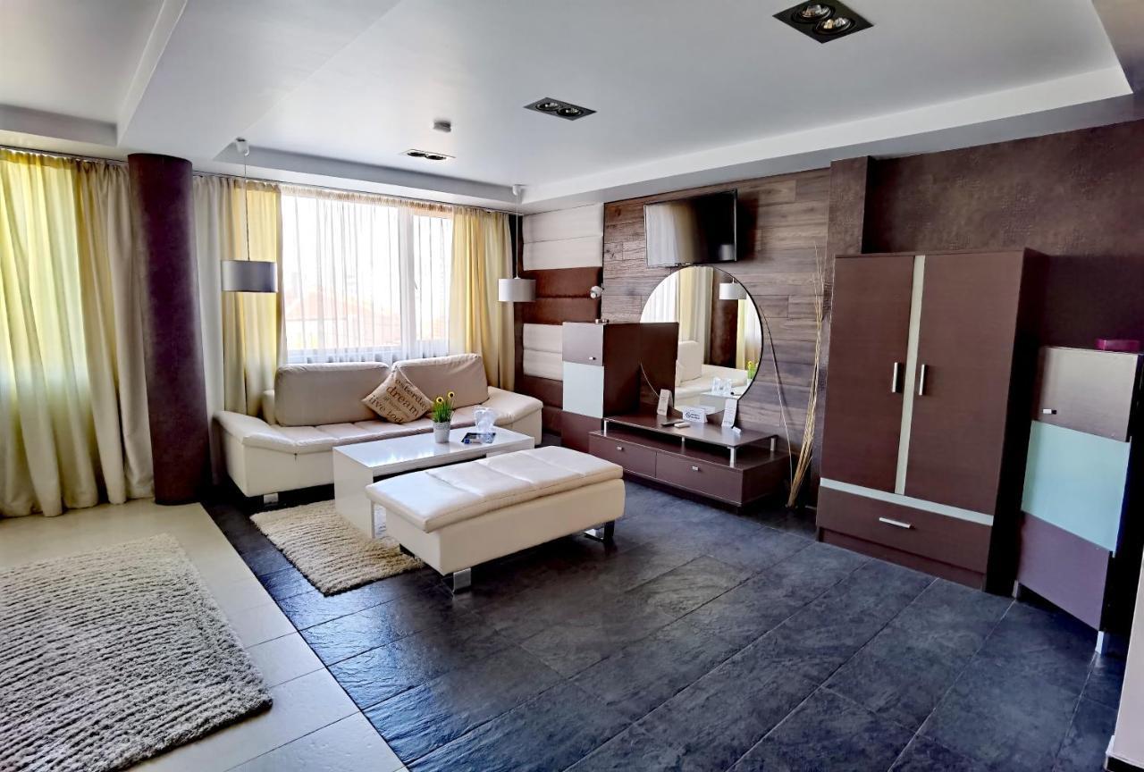 Hotel Acktion Sumen Kültér fotó